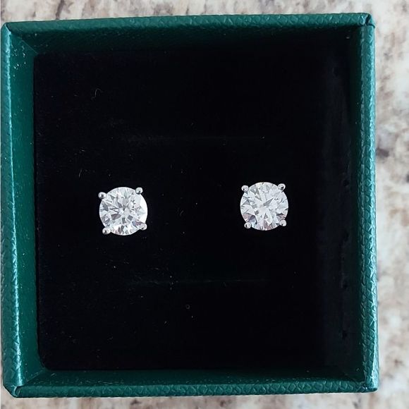 1 Carat Moissanite 925 Silver Sterling Stud Earrings - Picture 4 of 15